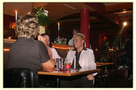 061124-fashion-party