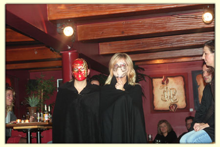 061124-fashion-party