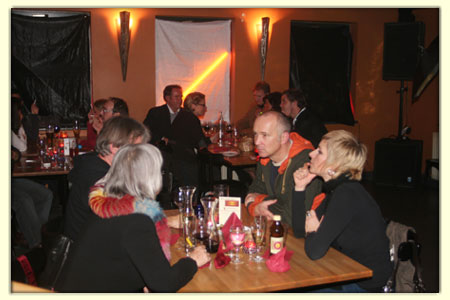 061124-fashion-party