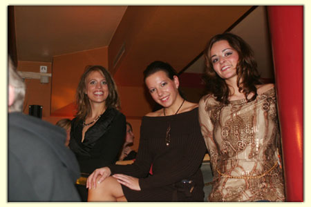 061124-fashion-party