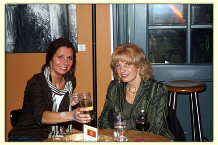 061124-fashion-party