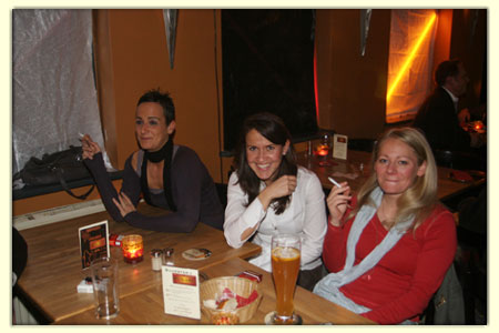 061124-fashion-party