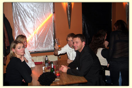 061124-fashion-party