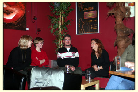 061124-fashion-party