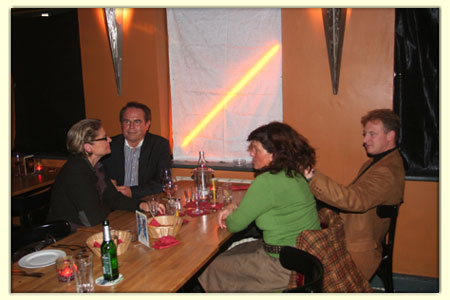 061124-fashion-party