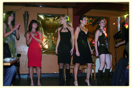 061124-fashion-party