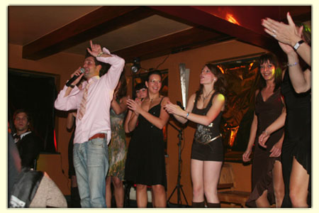 061124-fashion-party