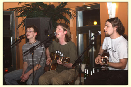 070217-liedermaching