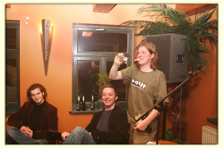 070217-liedermaching