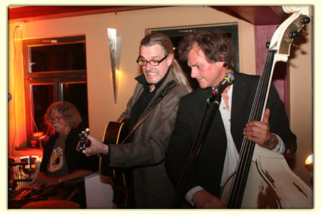 090423-one-trick-pony 