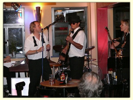 090910-blues-bandits