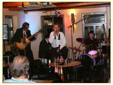 090910-blues-bandits